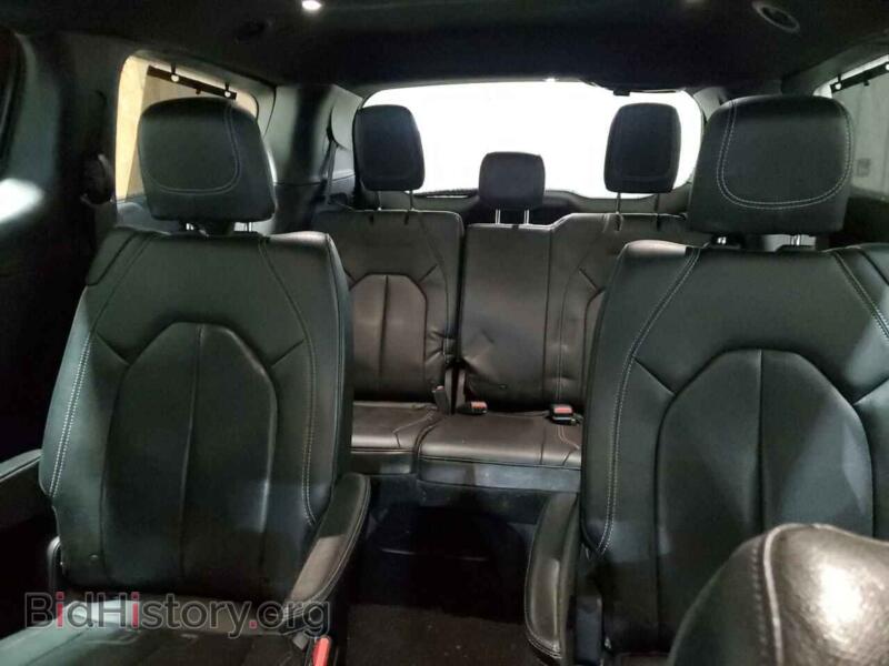 2019 Chrysler PACIFICA (VIN 2C4RC1BG4KR598312) — photo 10 of 16