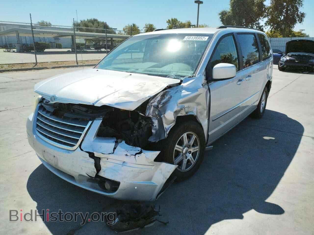 2009 CHRYSLER MINIVAN - VIN: 2A8HR54169R624874 - Фото 2