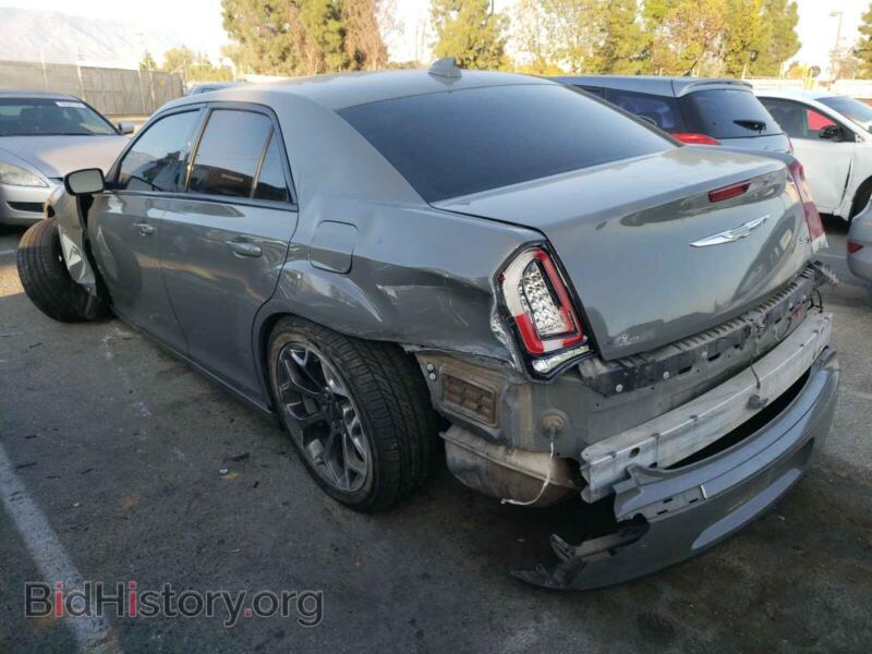 2017 Chrysler 300 (VIN 2C3CCABG1HH616354) — photo 3 of 10