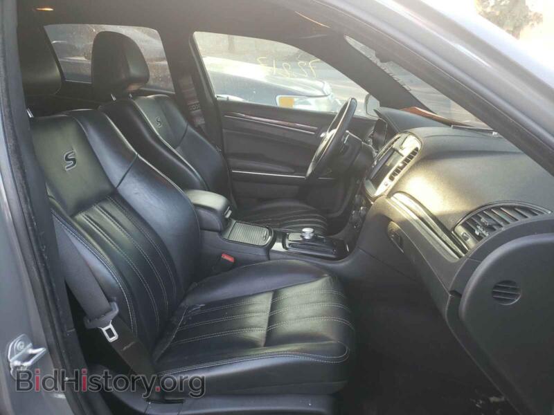 2017 Chrysler 300 (VIN 2C3CCABG1HH616354) — photo 5 of 10