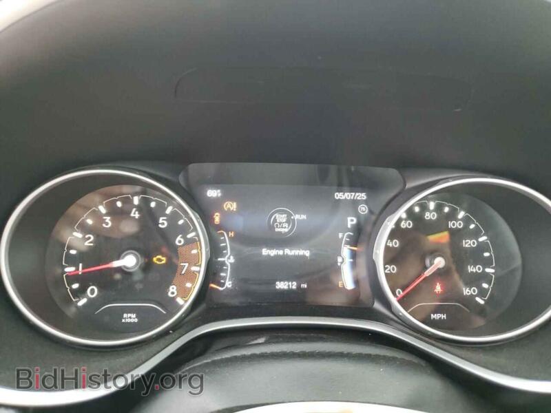 2020 Jeep COMPASS (VIN 3C4NJCBBXLT158971) — photo 9 of 14