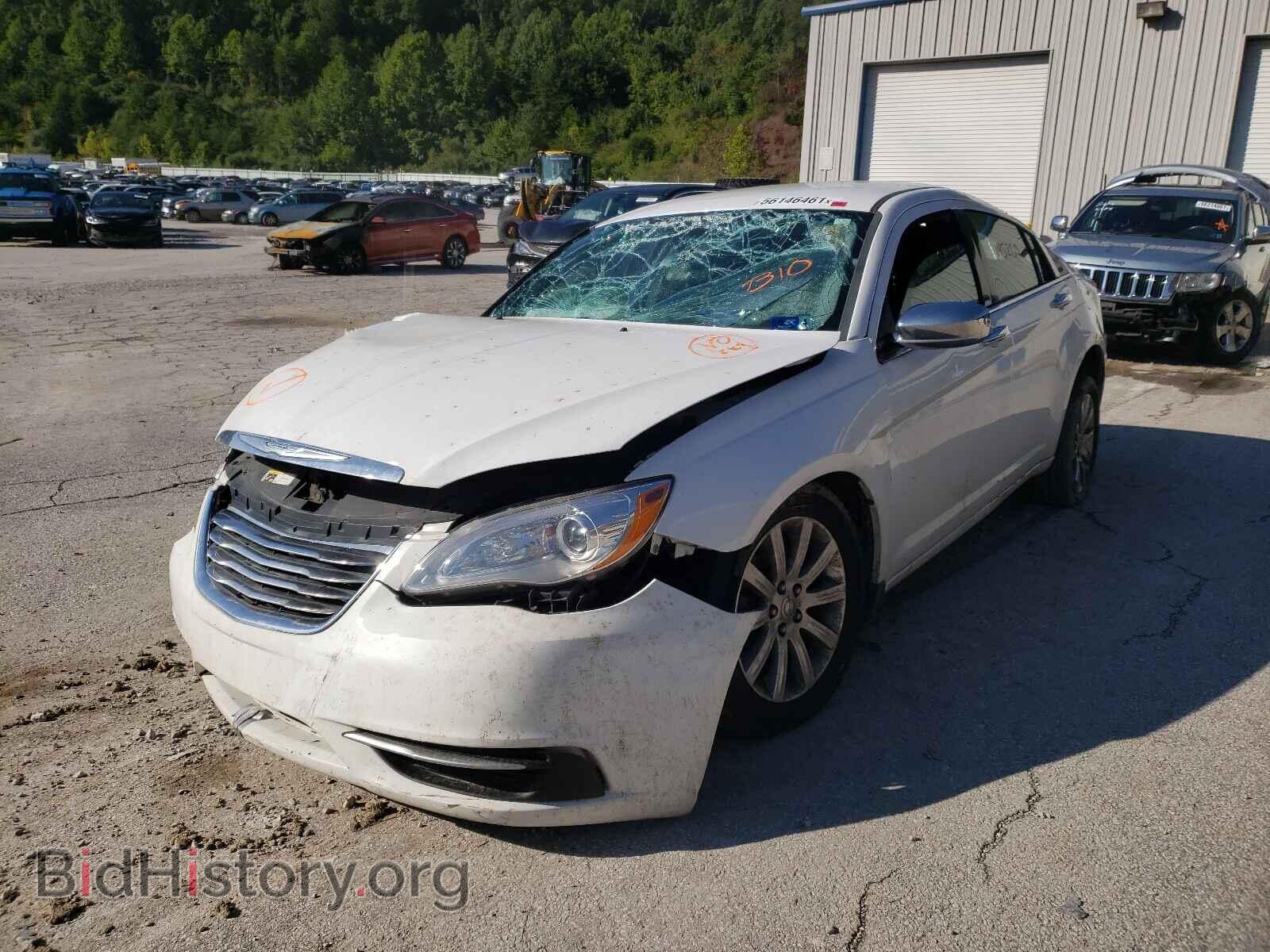 2013 CHRYSLER 200 - VIN: 1C3CCBBB9DN763890 - Фото 2
