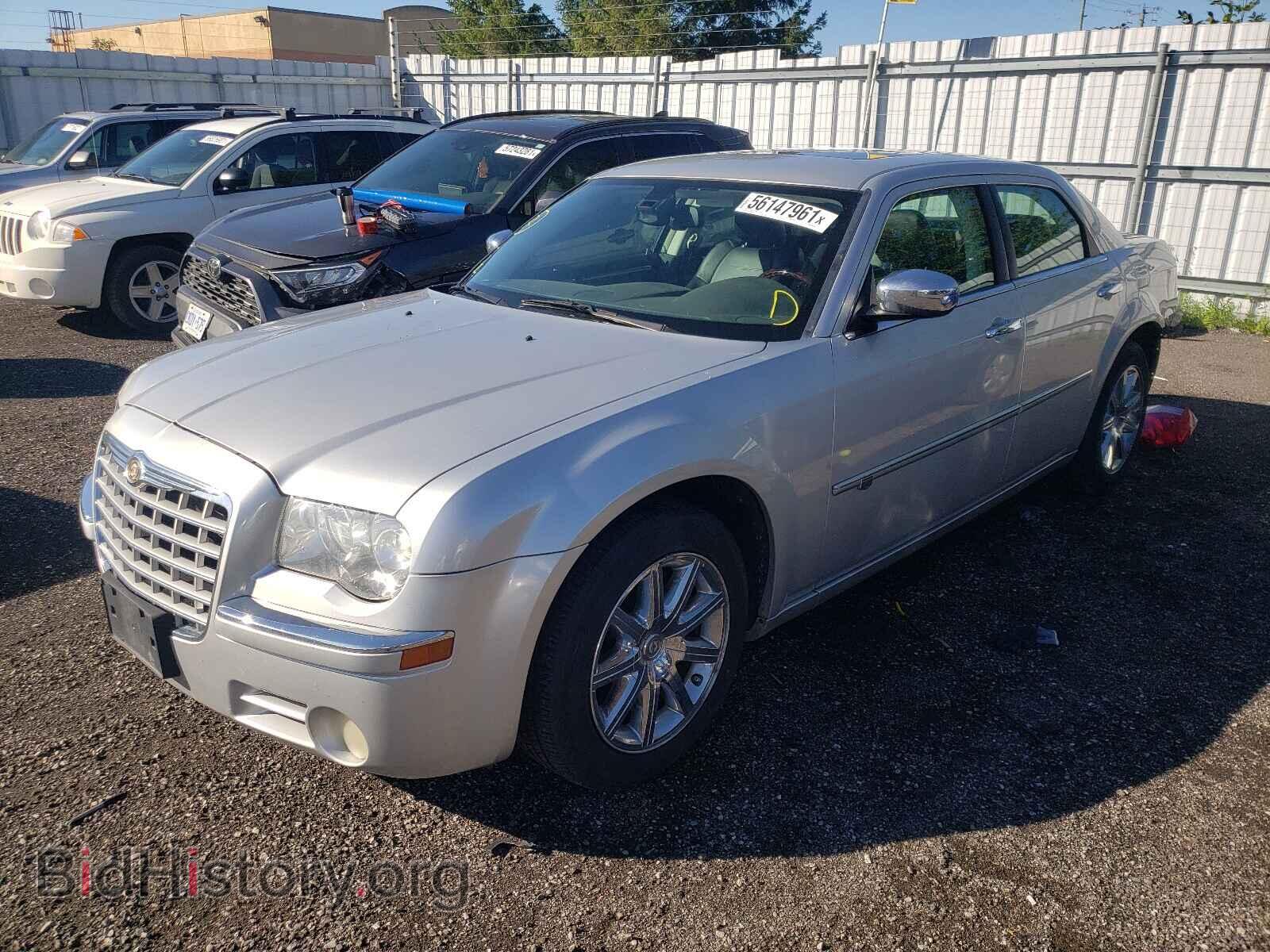 2009 CHRYSLER 300 - VIN: 2C3KA63T89H547352 - Фото 2