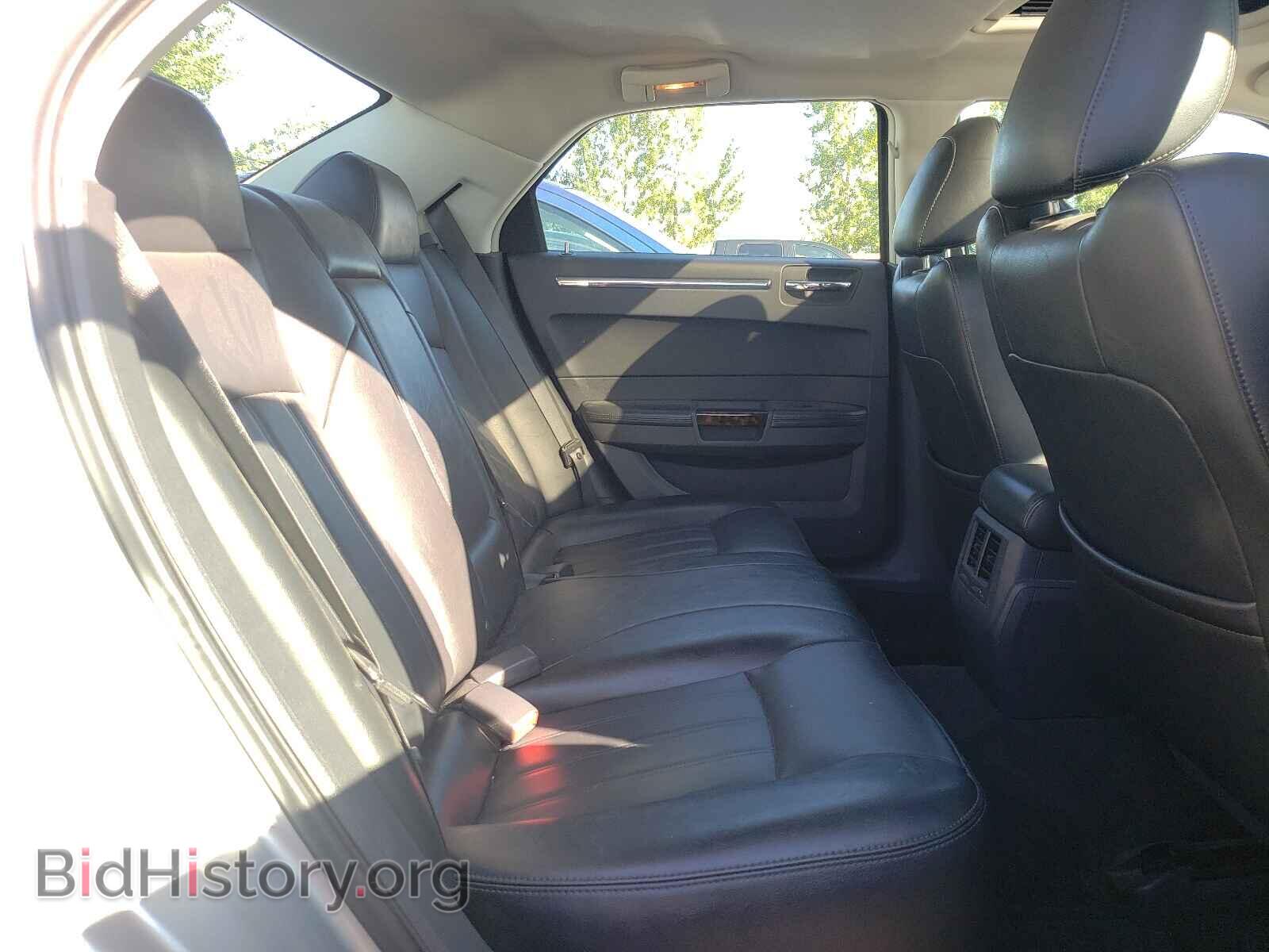 2009 CHRYSLER 300 - VIN: 2C3KA63T89H547352 - Фото 6