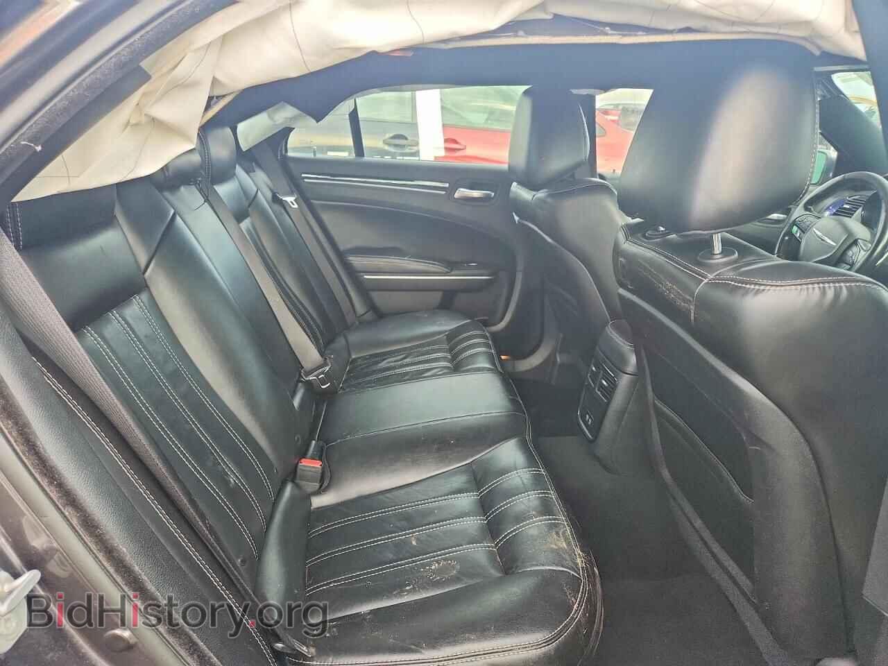 2019 CHRYSLER 300 - VIN: 2C3CCABG0KH639101 - Фото 10