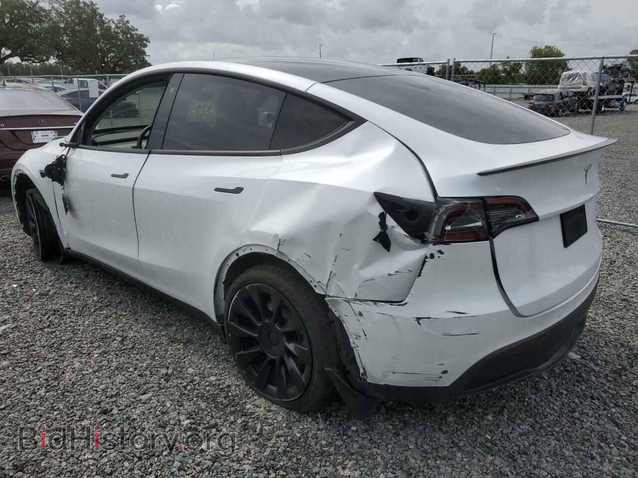 2022 TESLA MODEL Y - VIN: 7SAYGDEE2NF371036 - Фото 2