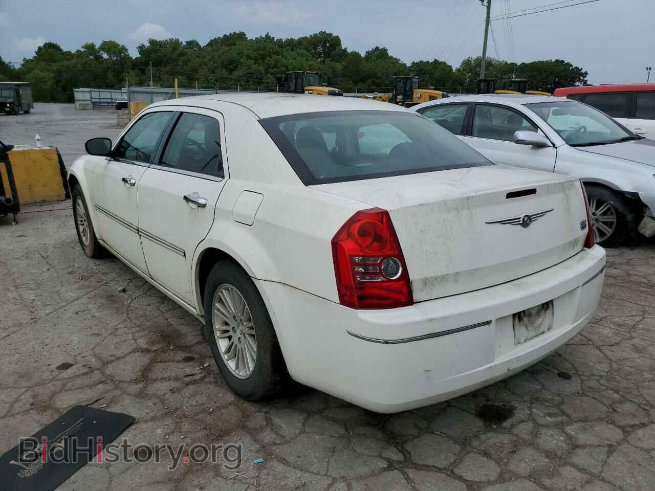 2010 CHRYSLER 300 - VIN: 2C3CA4CD6AH249744 - Фото 3