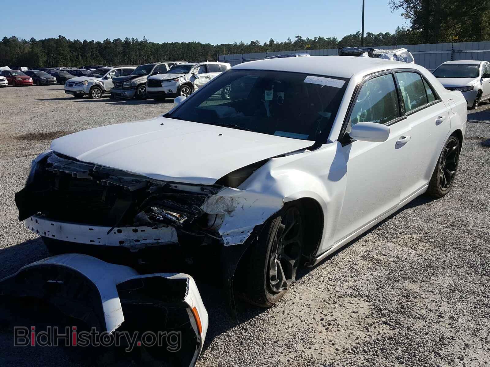 2019 CHRYSLER 300 - VIN: 2C3CCABG3KH609848 - Photo 2