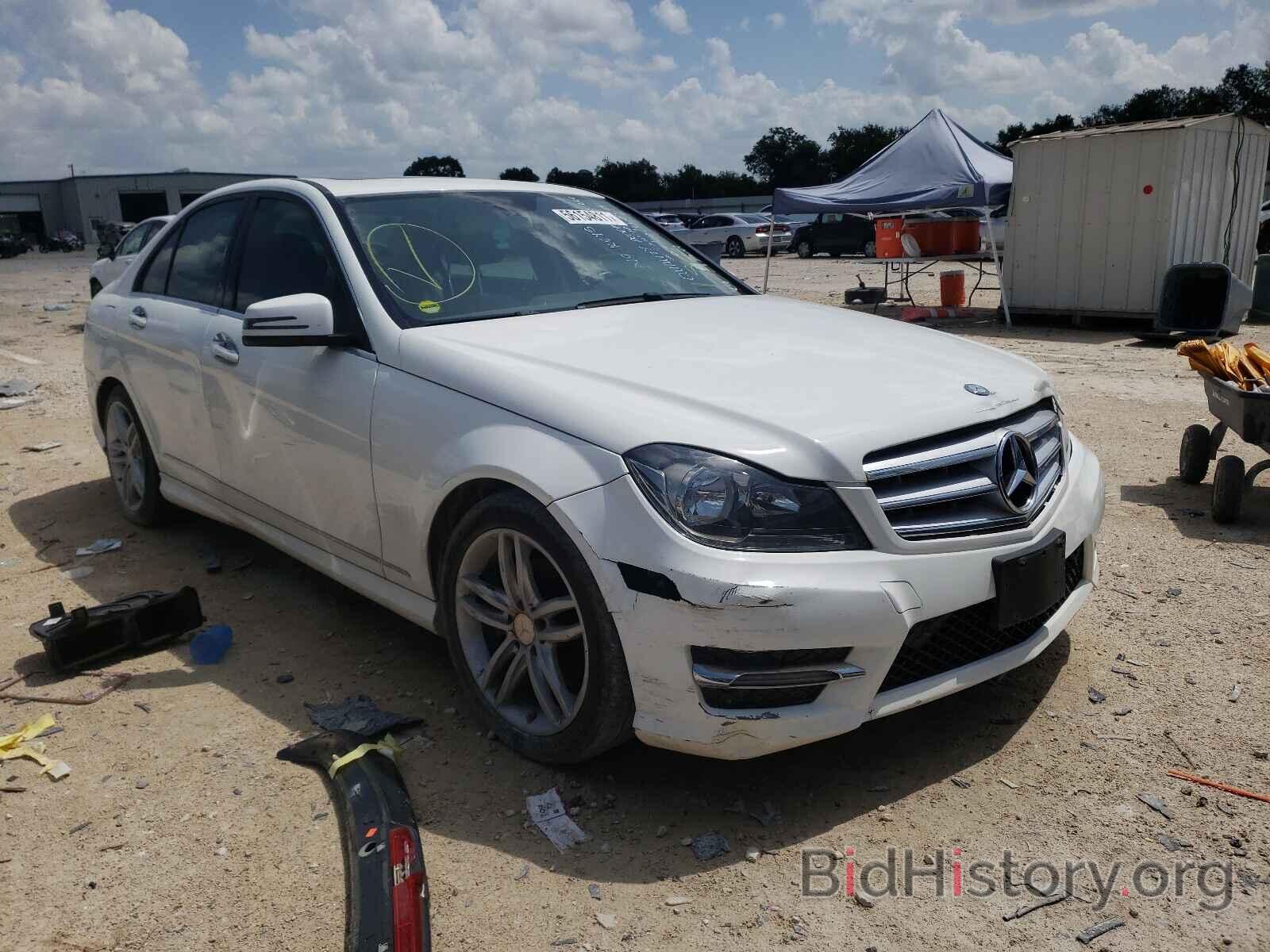 Photo WDDGF4HB7DA865225 - MERCEDES-BENZ C-CLASS 2013