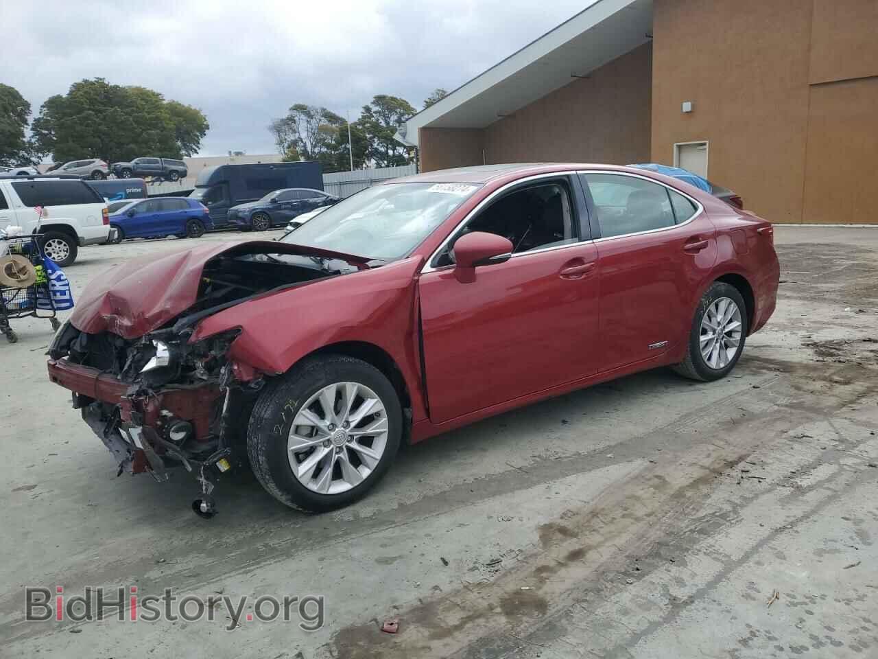 Фотография JTHBW1GG0D2014229 - LEXUS ES300 2013