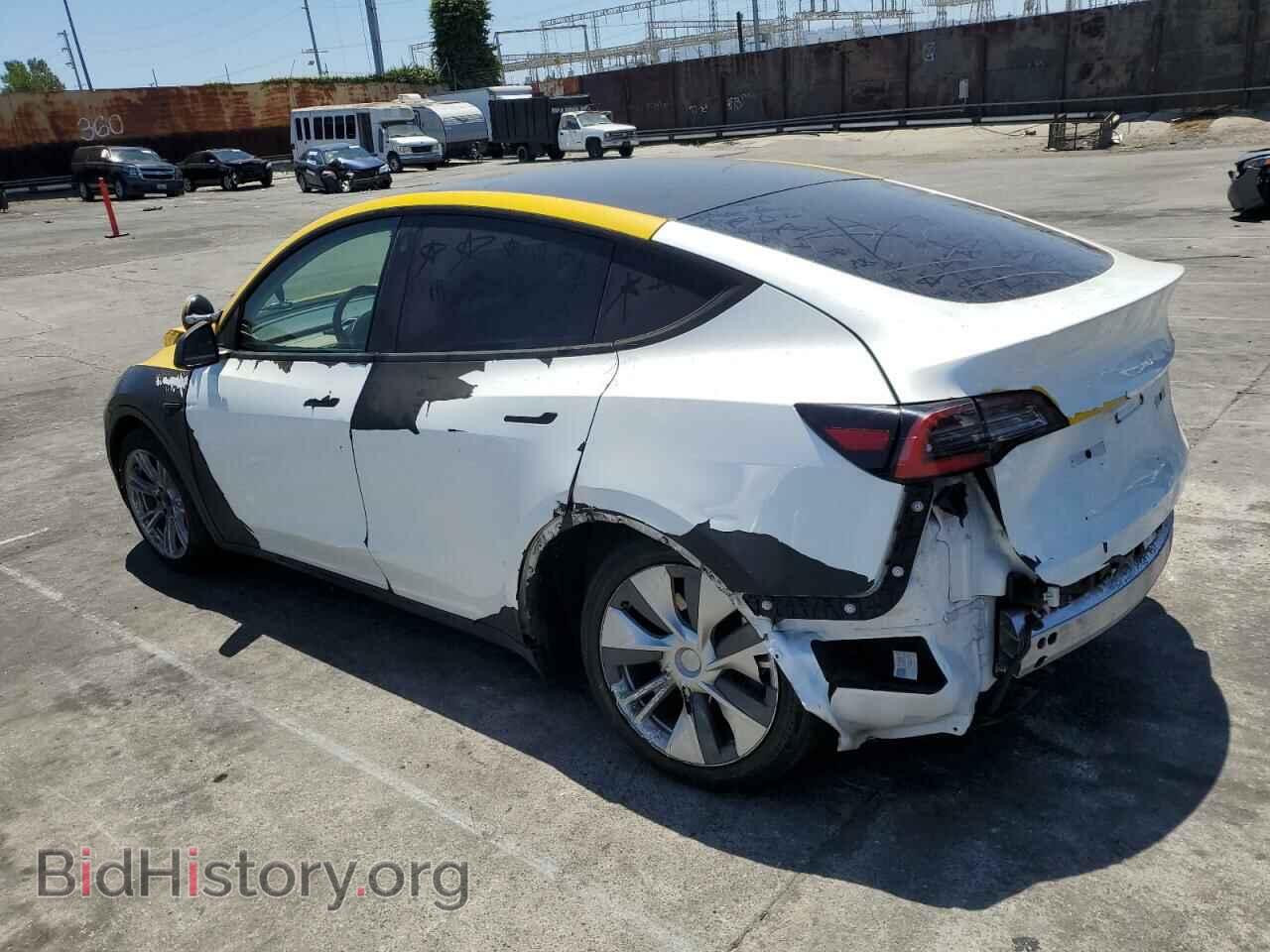 2021 TESLA MODEL Y - VIN: 5YJYGDEE0MF073631 - Фото 2