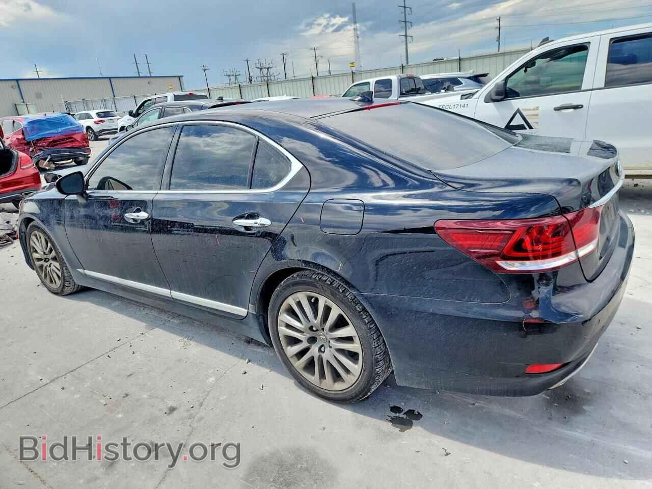 2016 LEXUS LS460 - VIN: JTHBL5EF3G5139464 - Photo 2