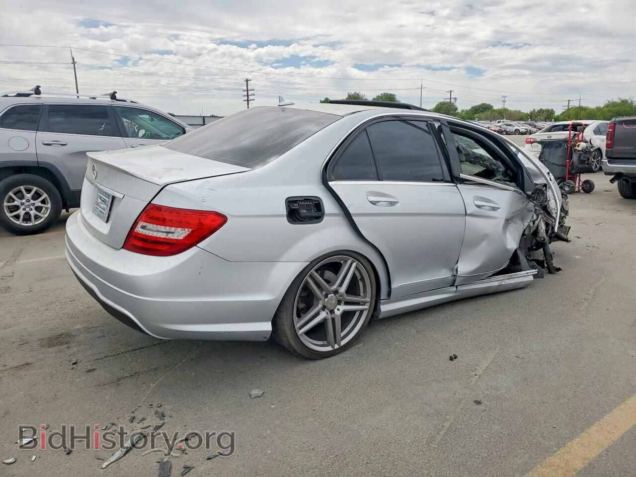 2012 MERCEDES-BENZ C-CLASS - VIN: WDDGF4HB0CR220612 - Фото 3