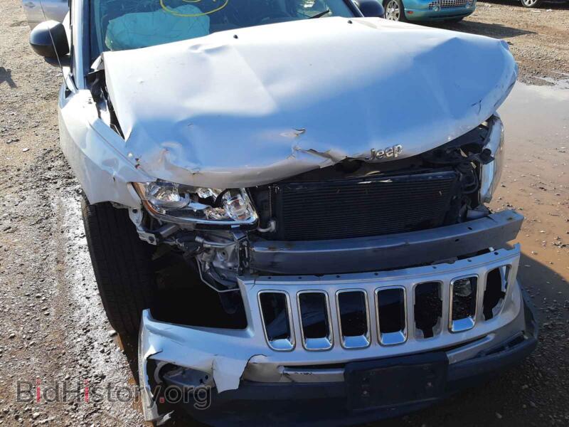 2011 Jeep COMPASS (VIN 1J4NF1FB5BD281575) — фото 9 из 10