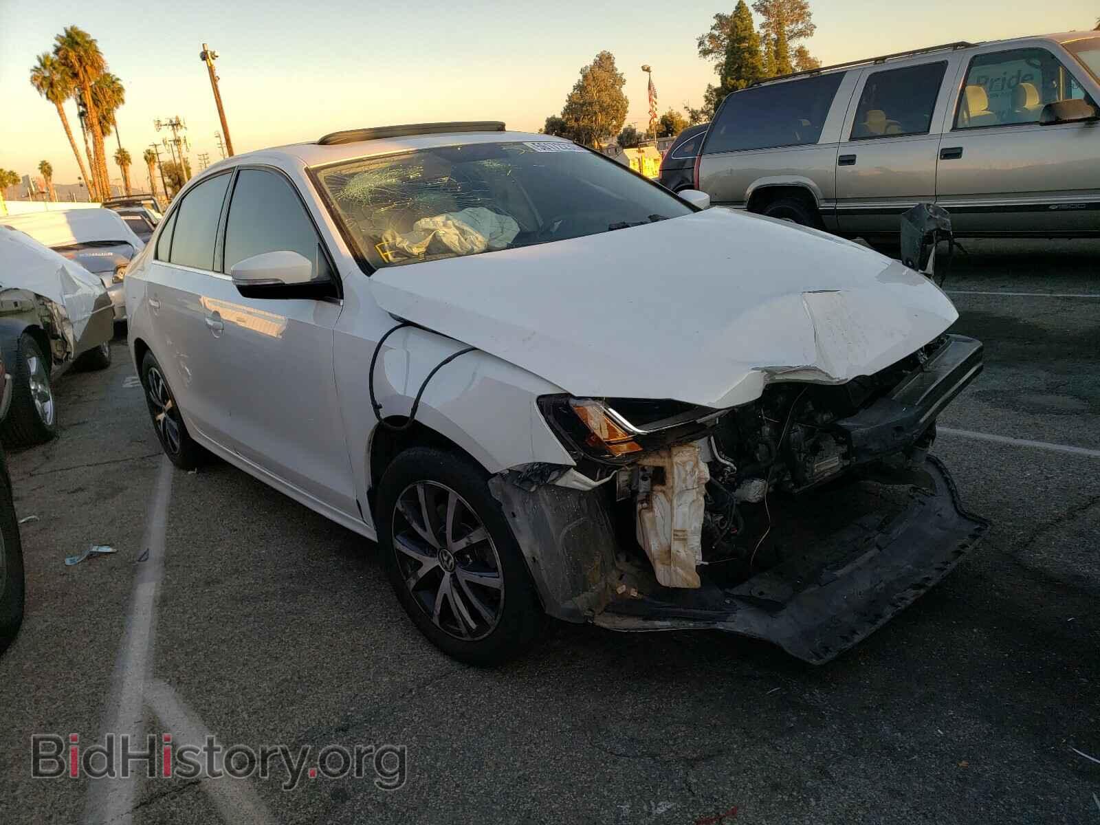 Фотография 3VWDB7AJ0HM256981 - VOLKSWAGEN JETTA 2017