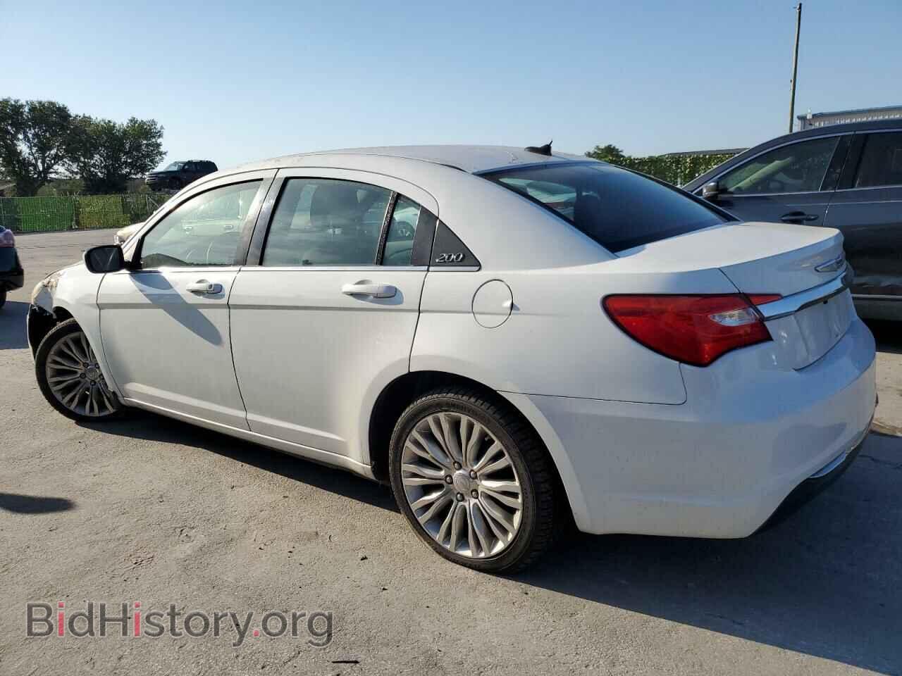 2013 CHRYSLER 200 - VIN: 1C3CCBAB7DN670822 - Фото 2