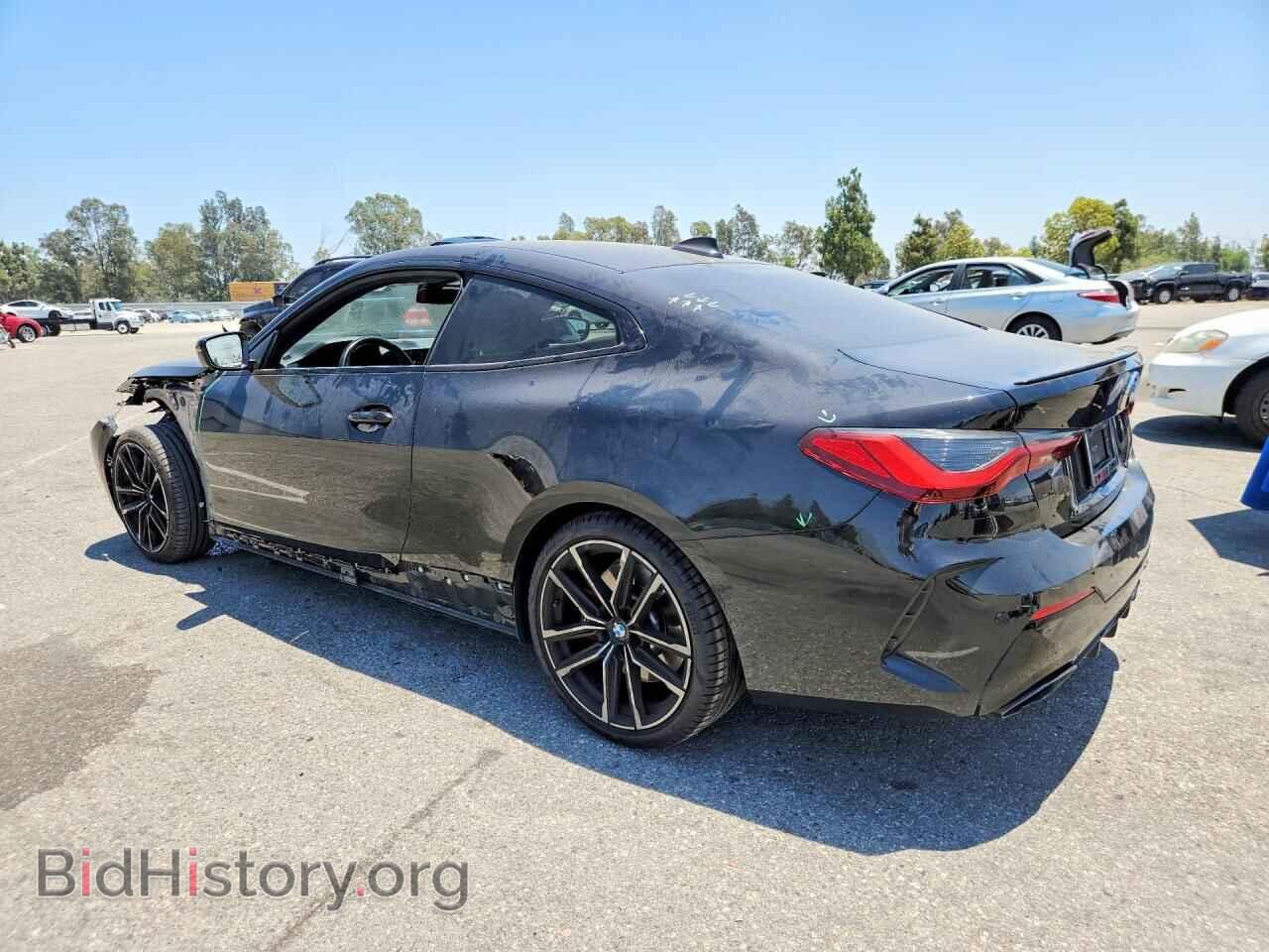 2022 BMW M4 - VIN: WBA83AP01NCK03374 - Photo 2