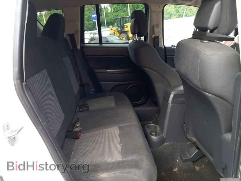 2012 Jeep COMPASS (VIN 1C4NJCEA6CD642953) — photo 6 of 10