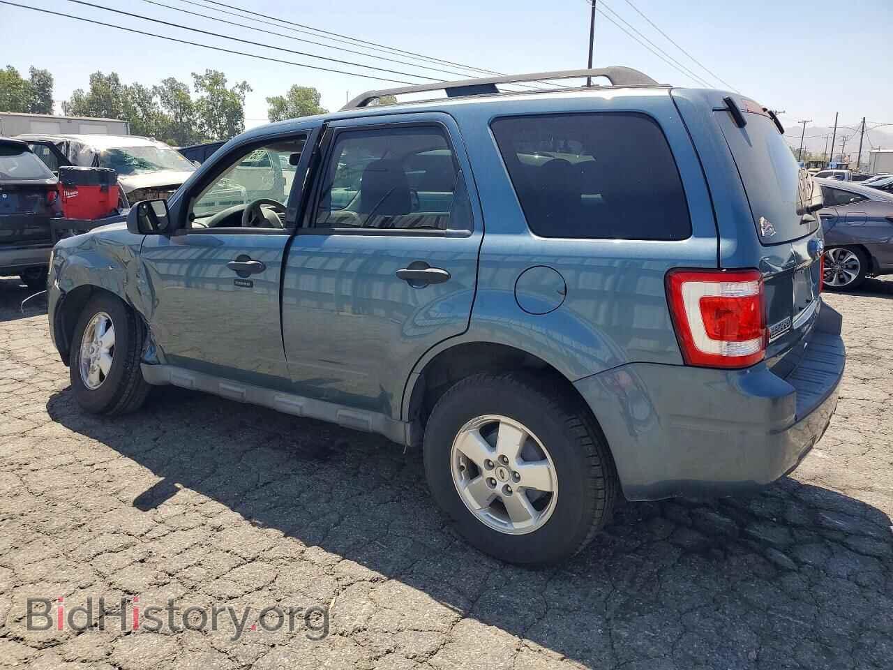 2011 FORD ESCAPE - VIN: 1FMCU0D73BKB73197 - Фото 2