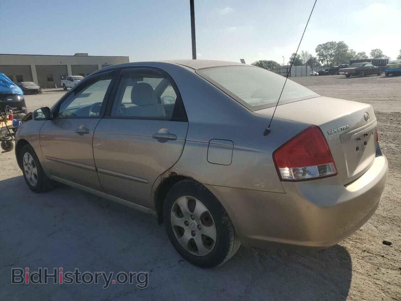 2009 KIA SPECTRA - VIN: KNAFE222995618257 - Фото 2
