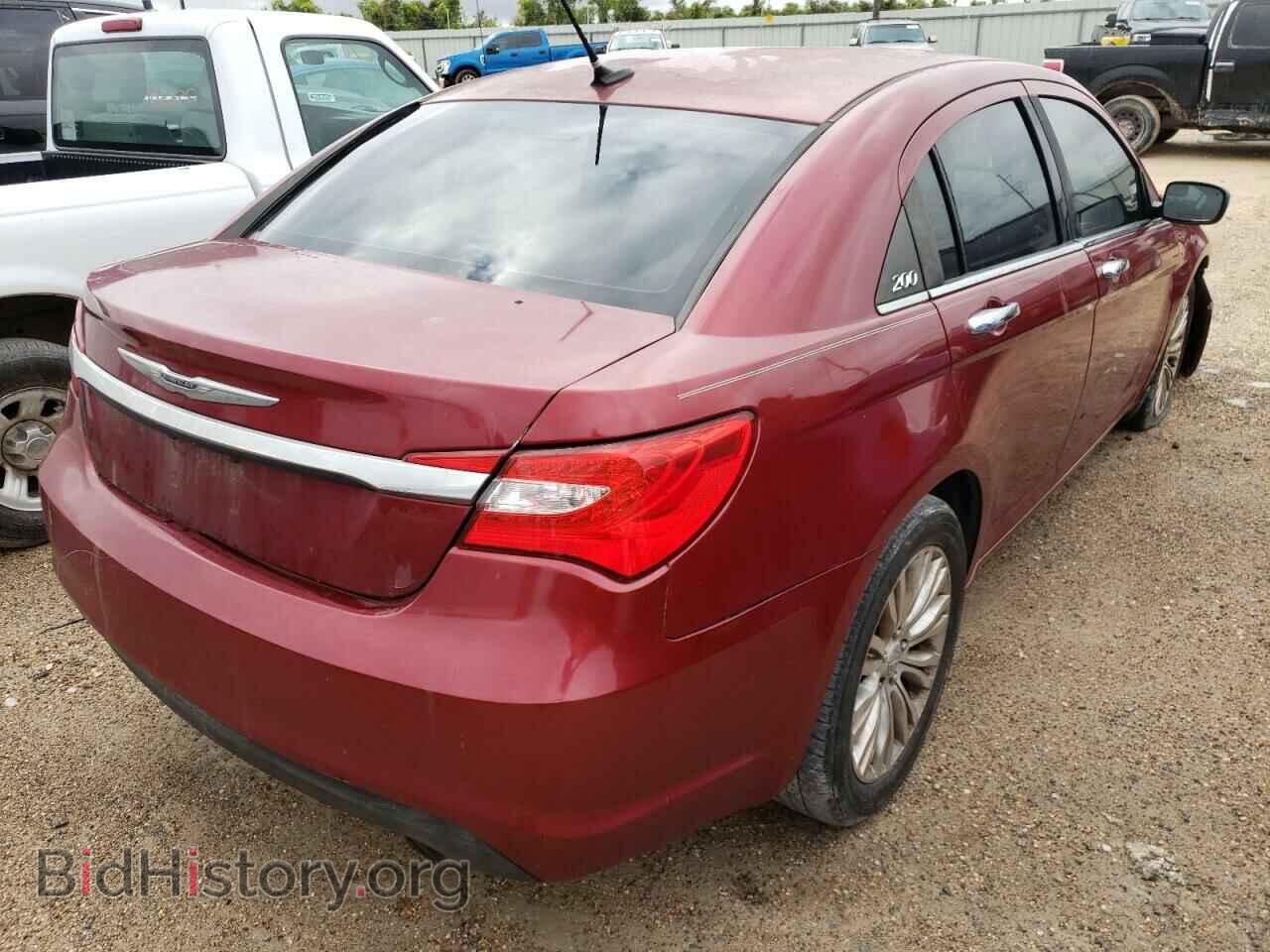2011 CHRYSLER 200 - VIN: 1C3BC2FG6BN575617 - Фото 4