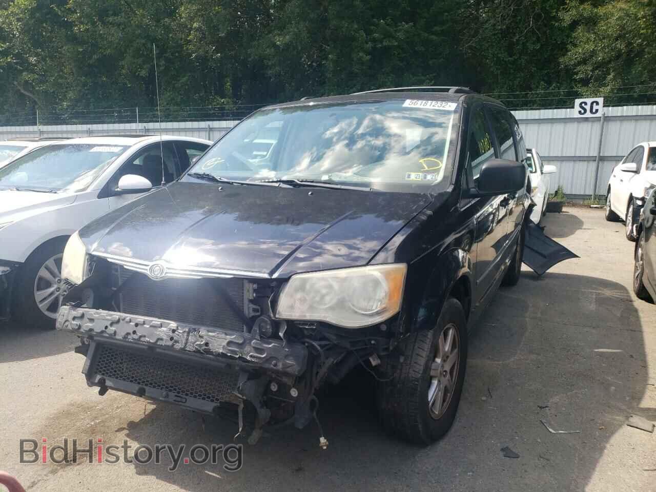 2010 CHRYSLER MINIVAN - VIN: 2A4RR8D17AR381023 - Photo 2