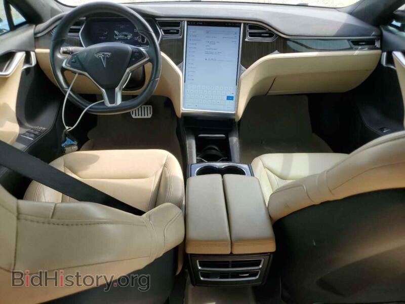 2016 Tesla MODEL S (VIN 5YJSA1E27GF128303) — фото 8 из 13