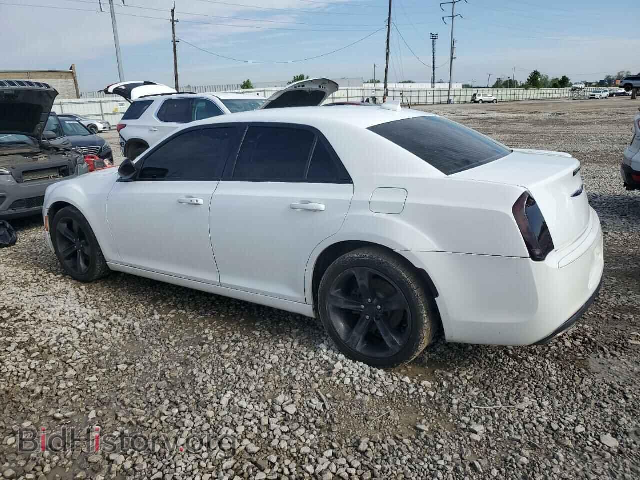2015 CHRYSLER 300 - VIN: 2C3CCAAG4FH807121 - Фото 2