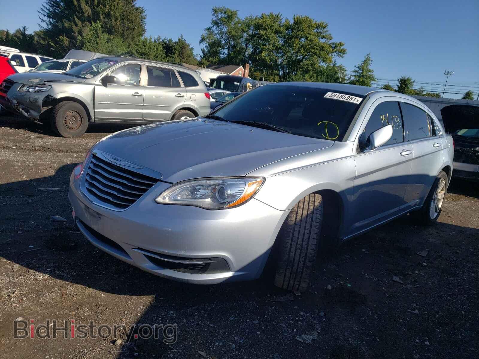 2013 CHRYSLER 200 - VIN: 1C3CCBAB1DN733204 - Фото 2