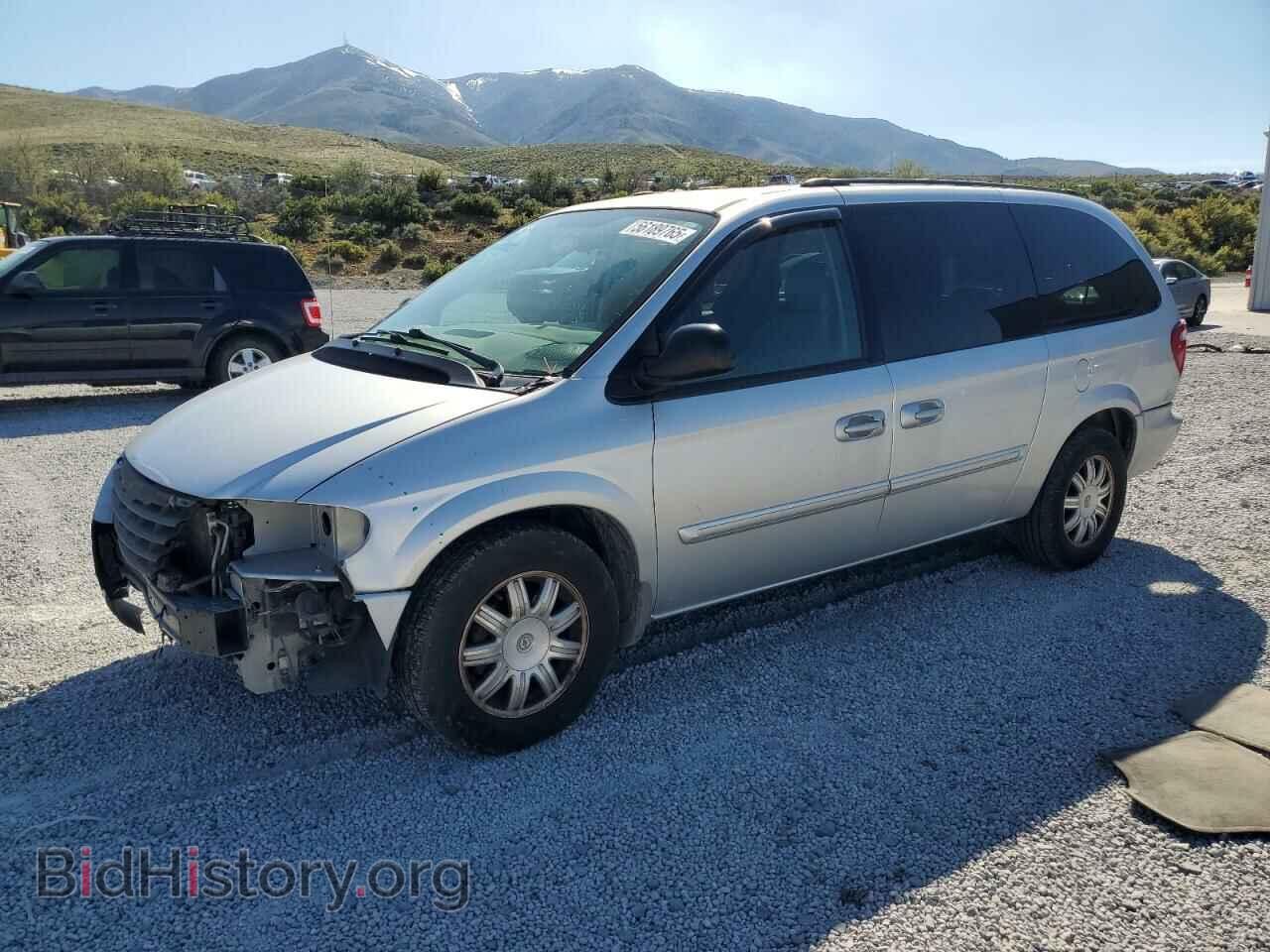 Photo 2C4GP54L05R430233 - CHRYSLER MINIVAN 2005