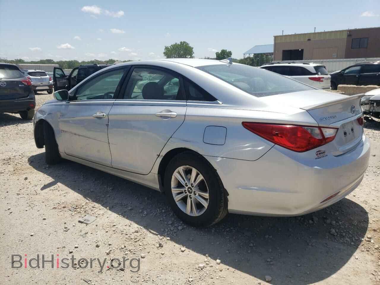 2013 HYUNDAI SONATA - VIN: 5NPEB4AC2DH637593 - Фото 2