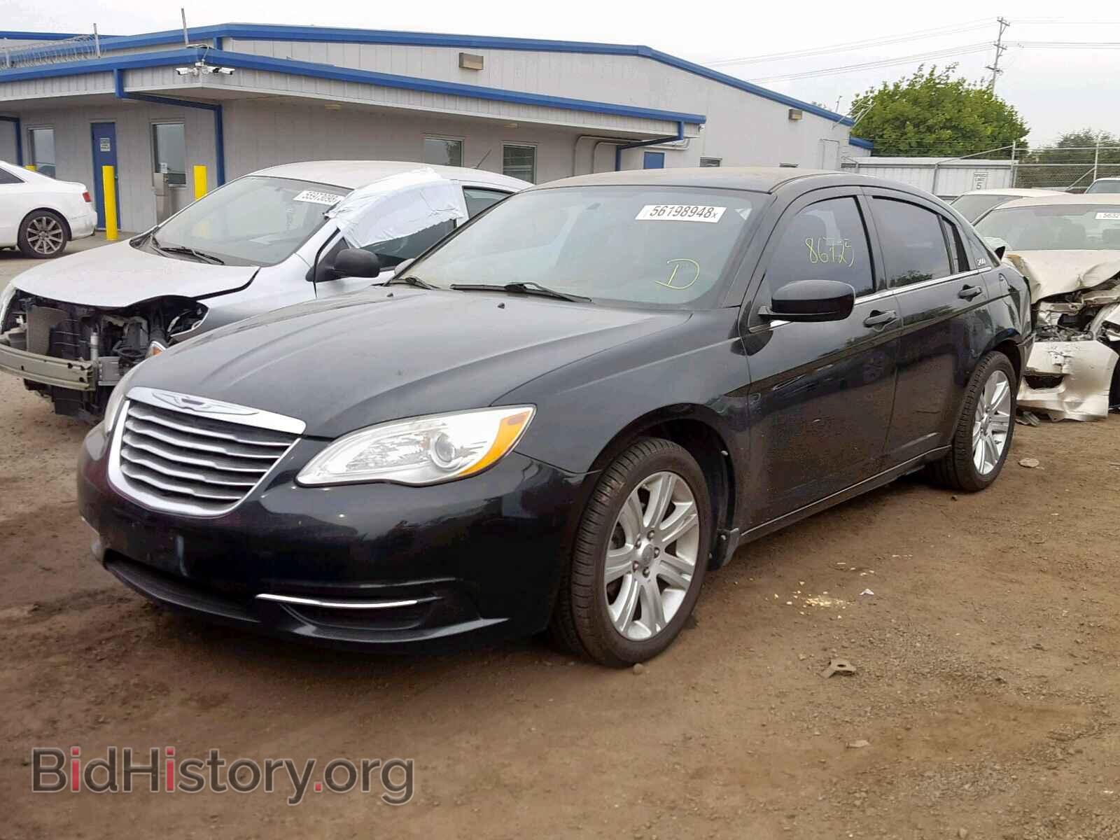 2013 CHRYSLER 200 - VIN: 1C3CCBAB4DN704506 - Фото 2