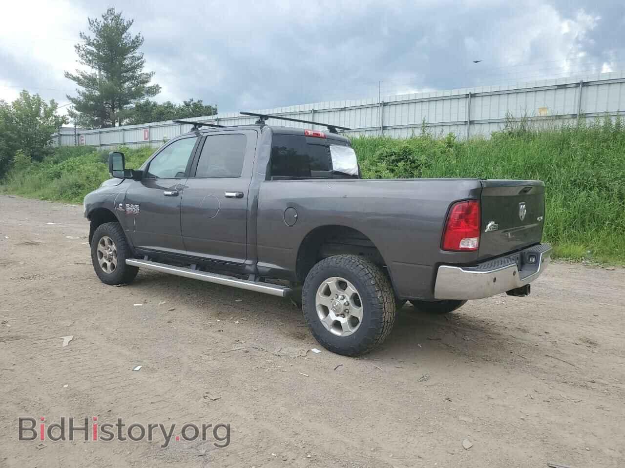 2016 RAM All Models - VIN: 3C6UR5DL2GG112997 - Фото 2