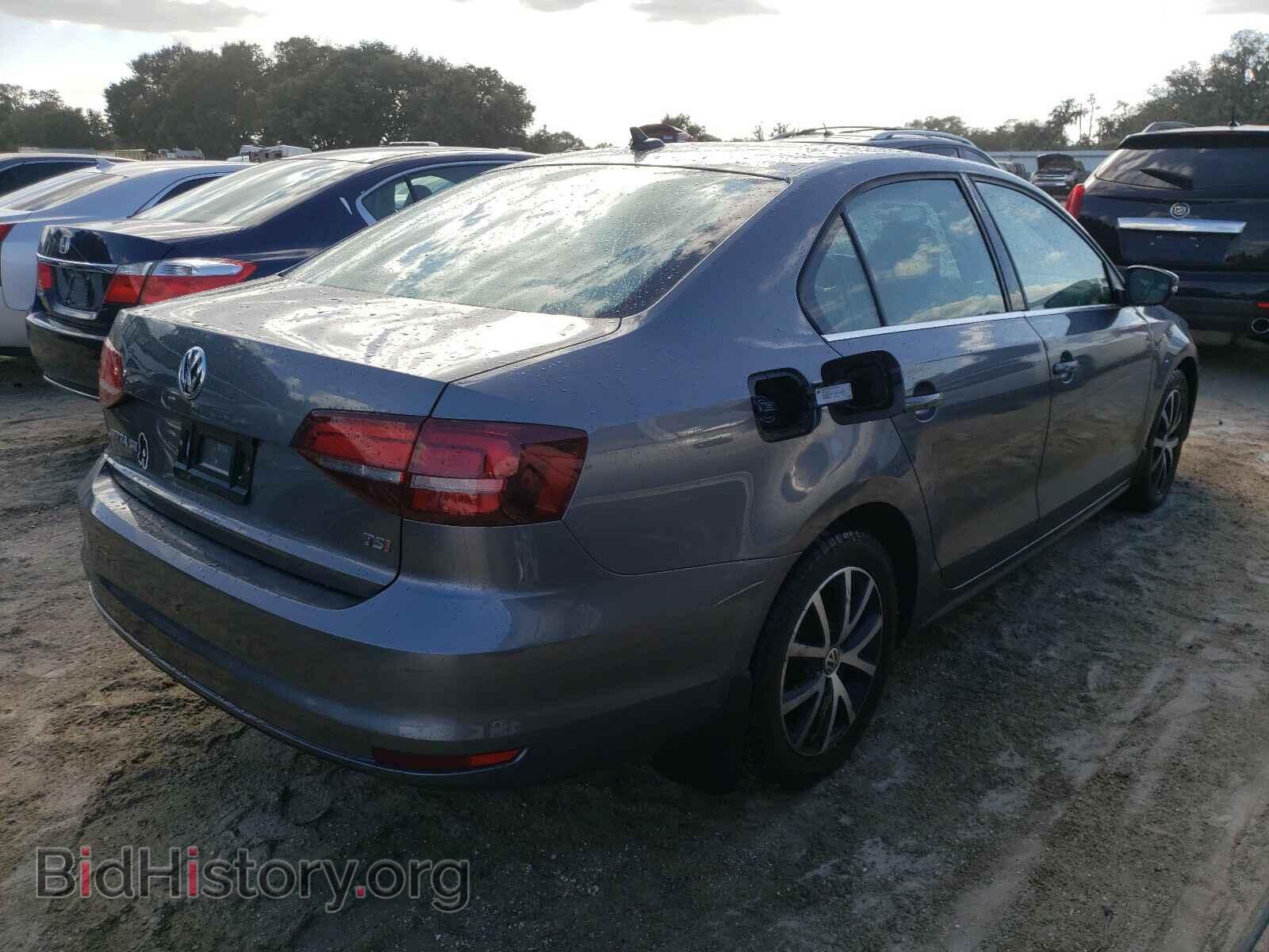 2017 VOLKSWAGEN JETTA - VIN: 3VWDB7AJ9HM238317 - Photo 4