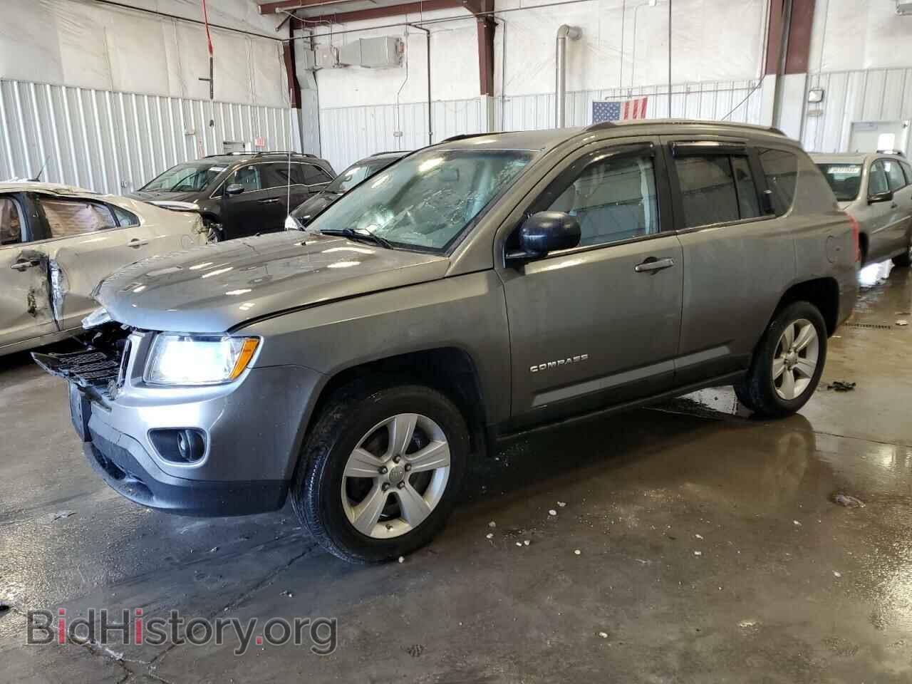 Photo 1J4NF1FB2BD207210 - JEEP COMPASS 2011