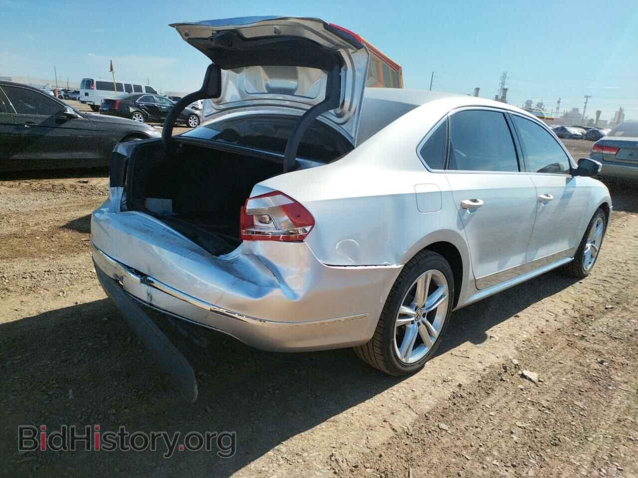2015 VOLKSWAGEN PASSAT - VIN: 1VWBV7A37FC052483 - Фото 4