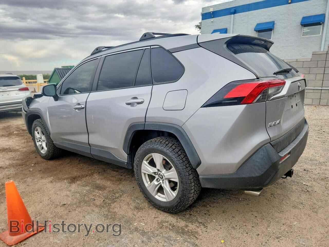 2019 TOYOTA RAV4 - VIN: JTMP1RFV9KD523774 - Фото 2