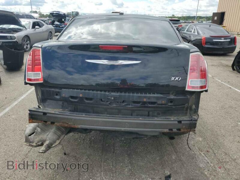 2014 Chrysler 300 (VIN 2C3CCAAG5EH341696) — photo 6 of 11