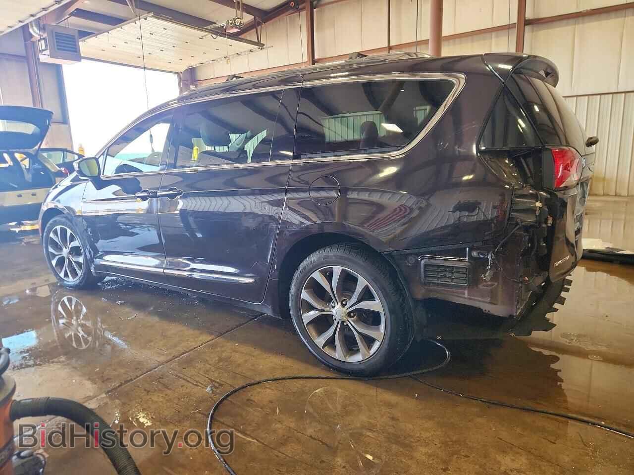 2017 CHRYSLER PACIFICA - VIN: 2C4RC1GG1HR608490 - Photo 2