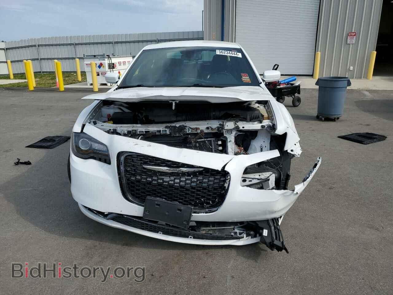 2019 CHRYSLER 300 - VIN: 2C3CCAGG0KH648602 - Фото 5