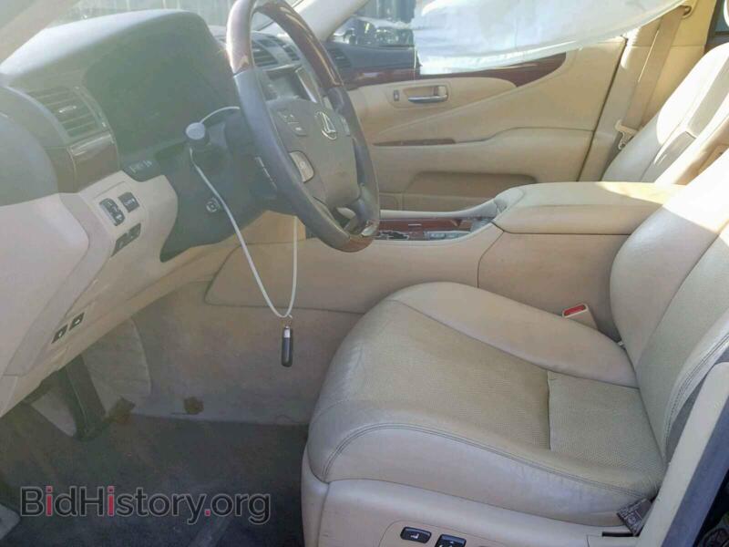 2007 Lexus LS460 (VIN JTHGL46F575001066) — фото 5 из 10