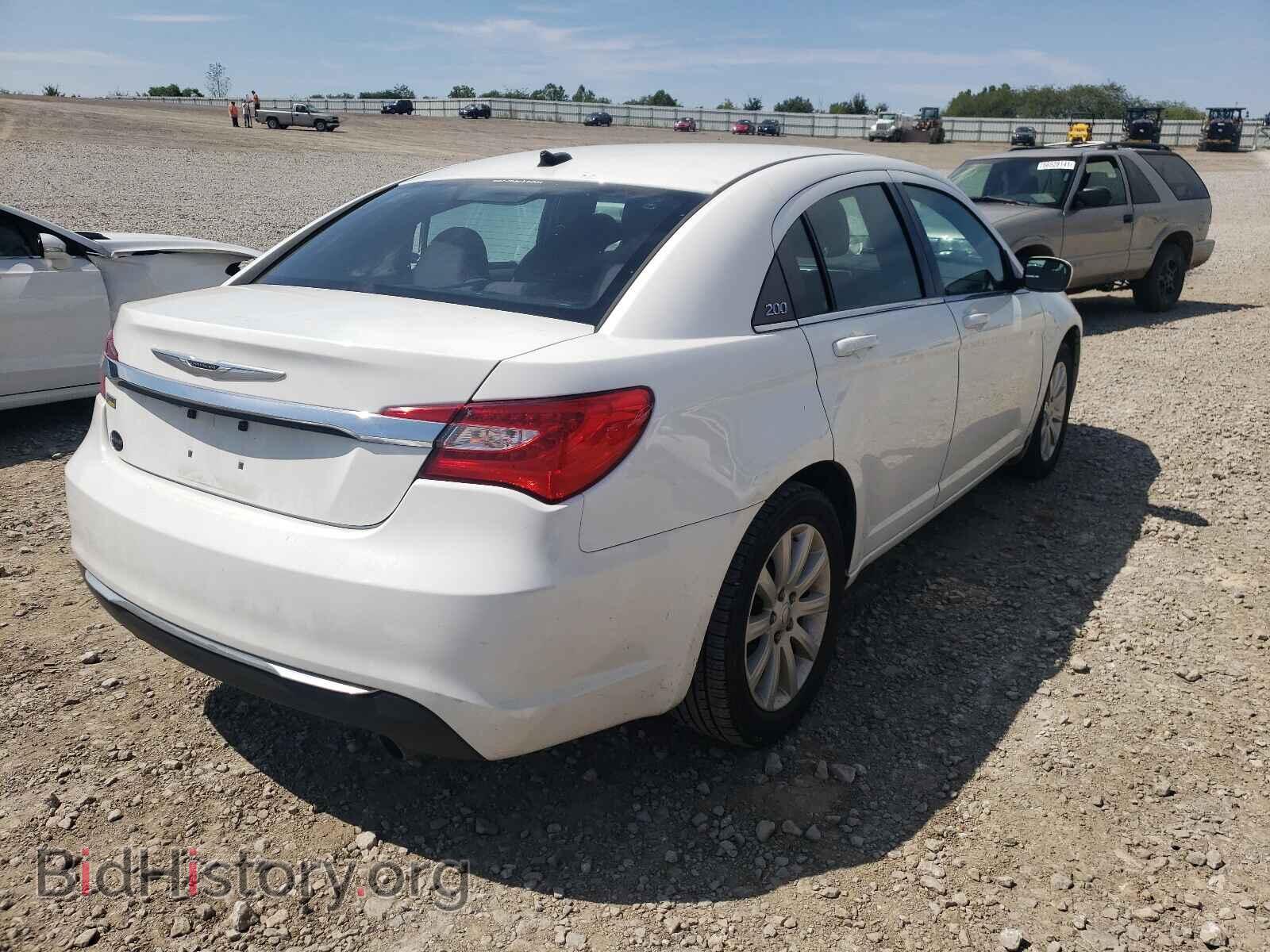 2014 CHRYSLER 200 - VIN: 1C3CCBBG5EN106579 - Фото 4