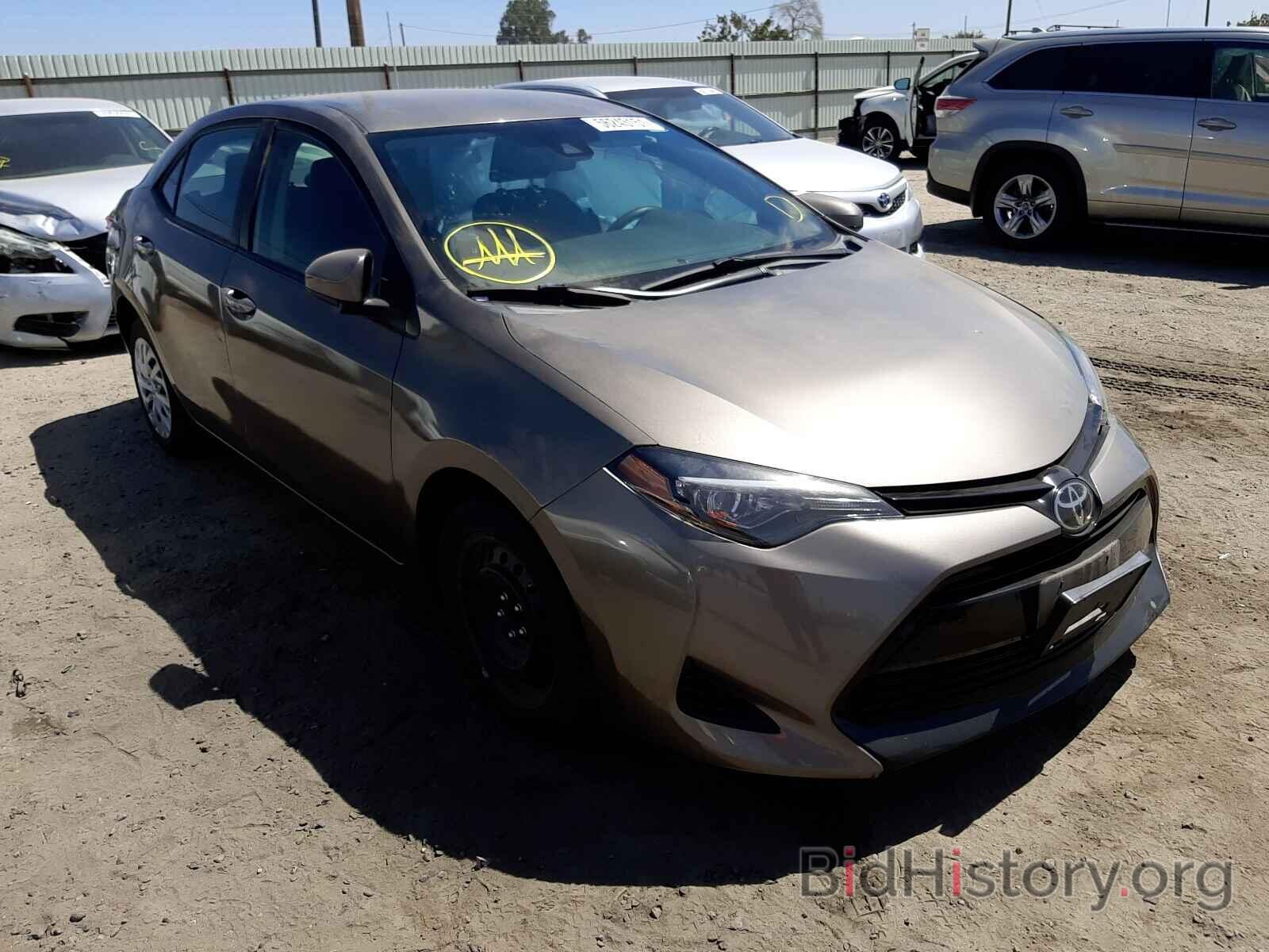 Photo 5YFBURHE0HP705674 - TOYOTA COROLLA 2017