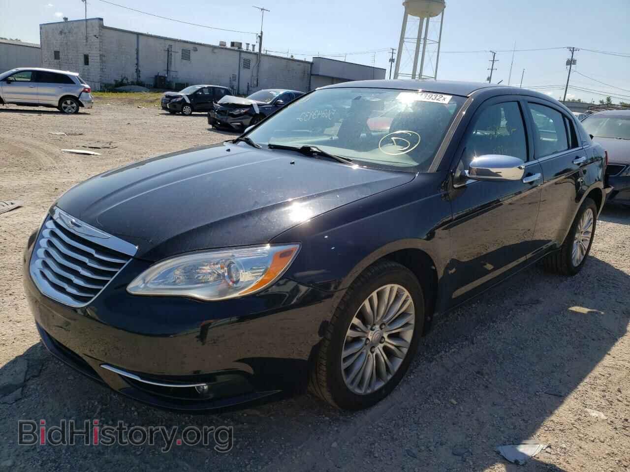 2011 CHRYSLER 200 - VIN: 1C3BC2FB8BN581830 - Фото 2