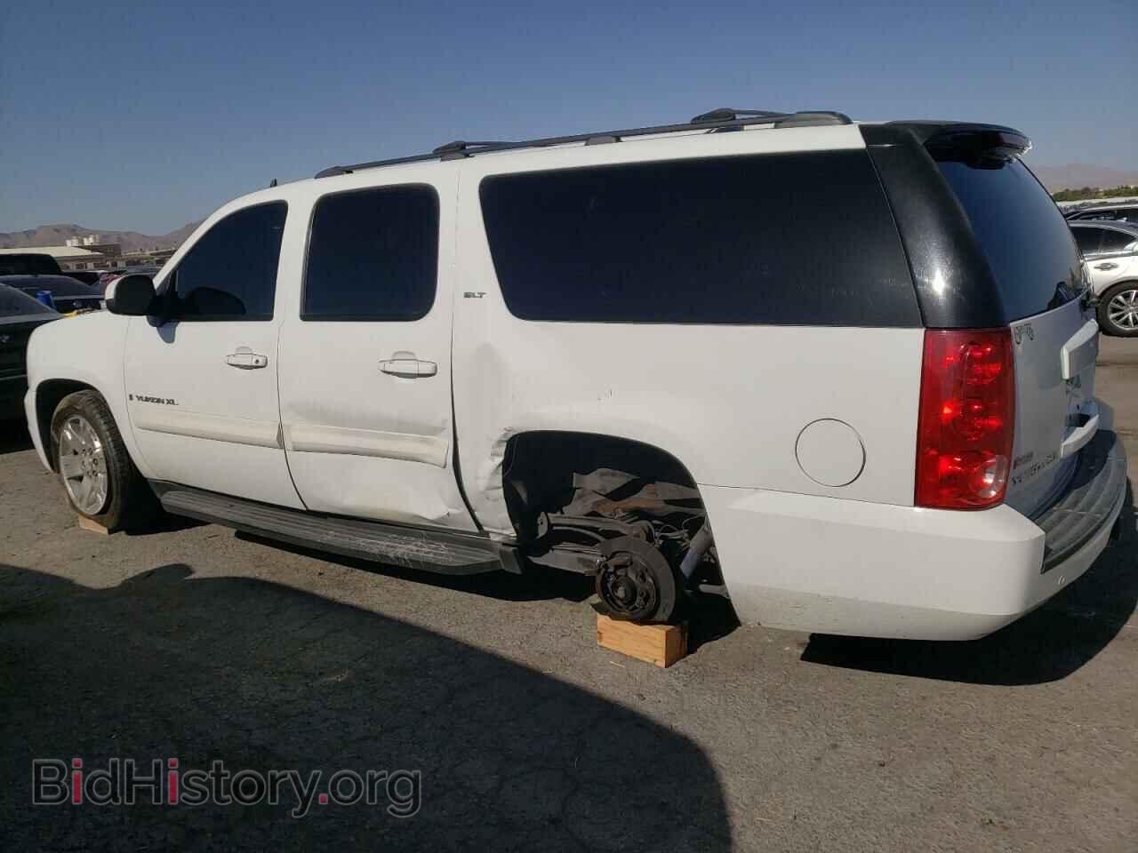 2007 GMC YUKON - VIN: 1GKFC16057J359318 - Photo 2