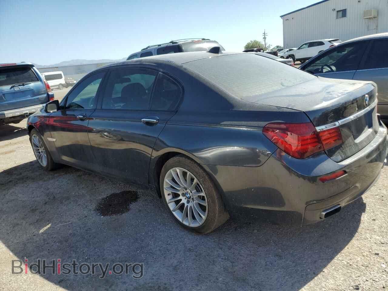 2015 BMW 7 SERIES - VIN: WBAYE8C56FD781518 - Фото 2