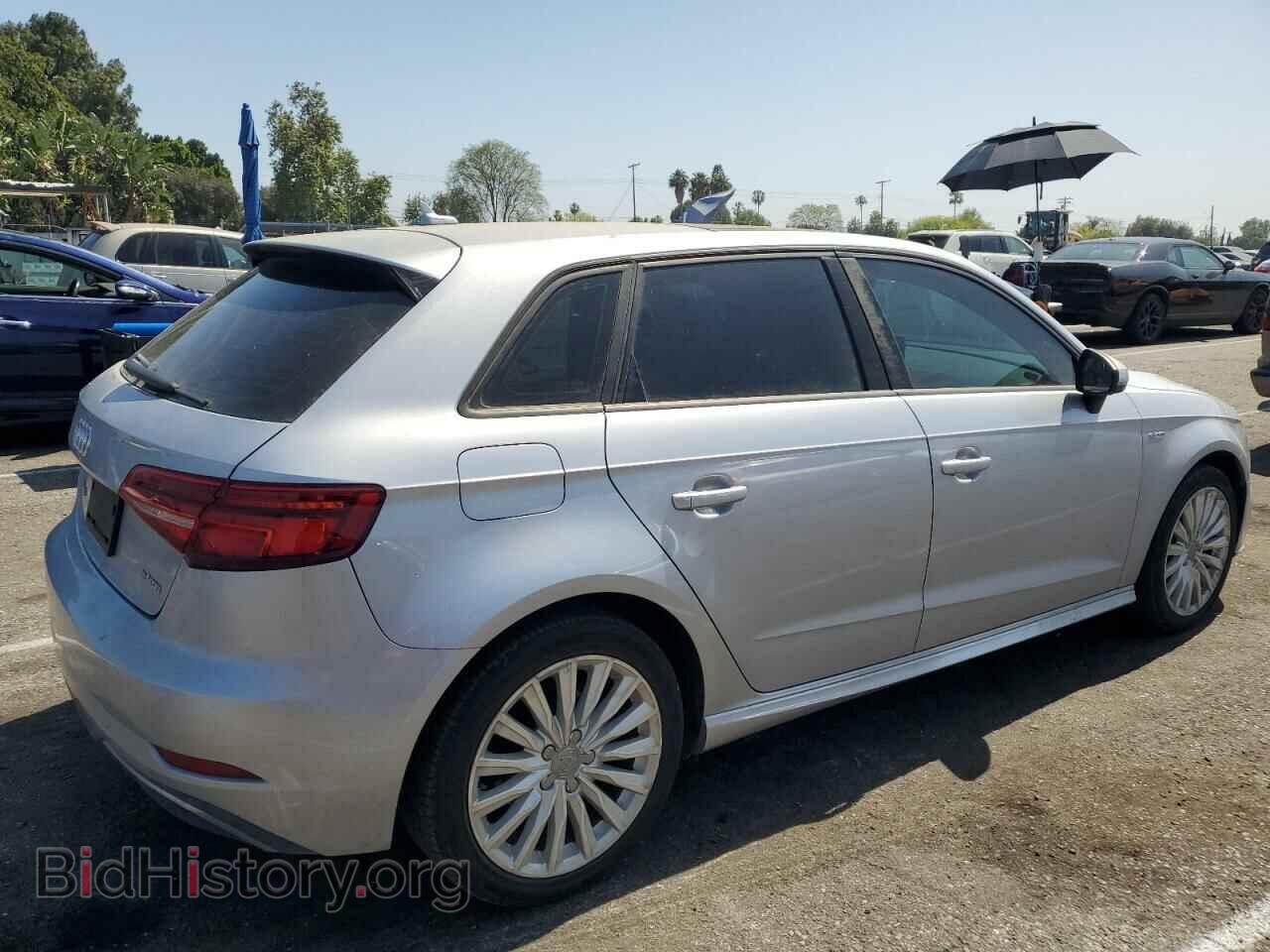 2017 AUDI A3 - VIN: WAUUPBFF6HA046049 - Фото 3