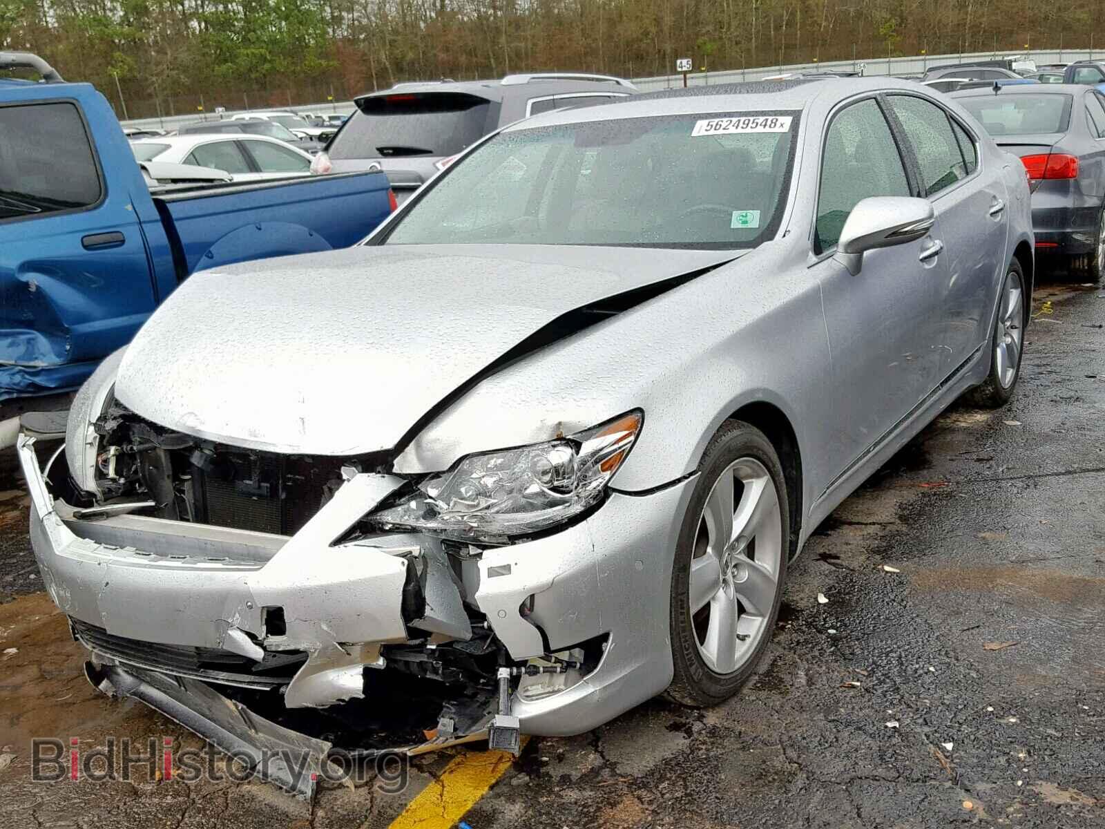 2012 LEXUS LS460 - VIN: JTHBL5EF0C5111308 - Photo 2