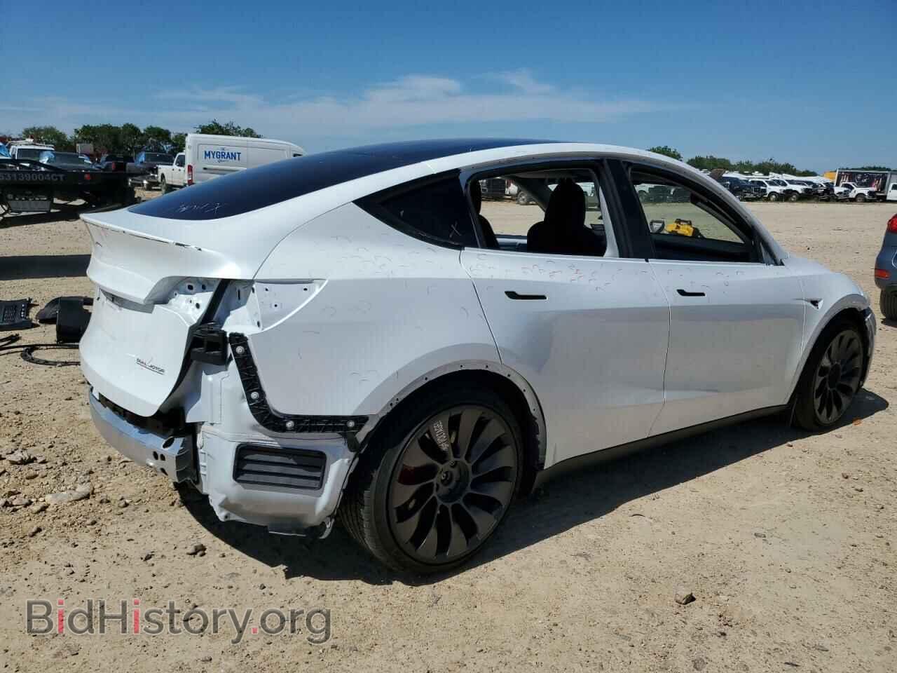 2024 TESLA MODEL Y - VIN: 7SAYGDEFXRA265266 - Фото 3