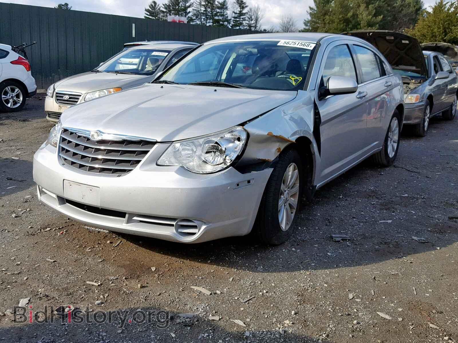 2010 CHRYSLER SEBRING - VIN: 1C3CC5FBXAN185273 - Фото 2